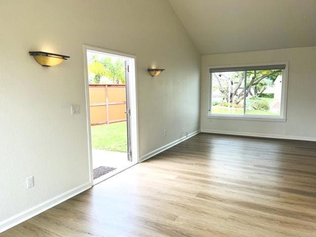 Building Photo - 1420 Tres Hermanas Way