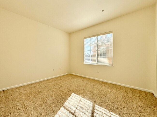Building Photo - Renovated Coastal Home with NEW Kitchen and a Spacious Layout