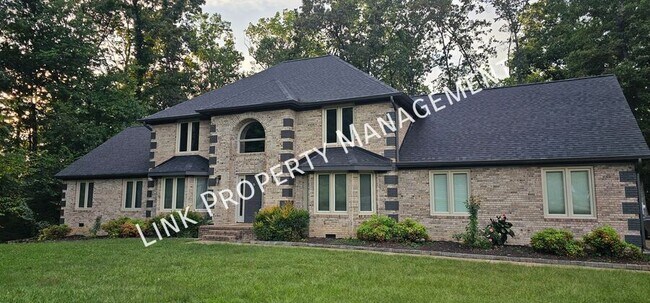 Building Photo - 7701 Elizabeth Way Dr