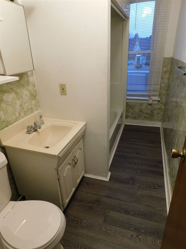 Building Photo - 54 Appleton St