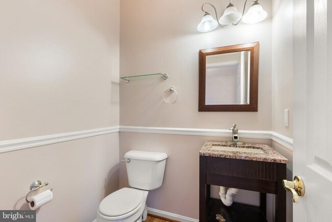 Building Photo - 6910 Governors Grant Ln