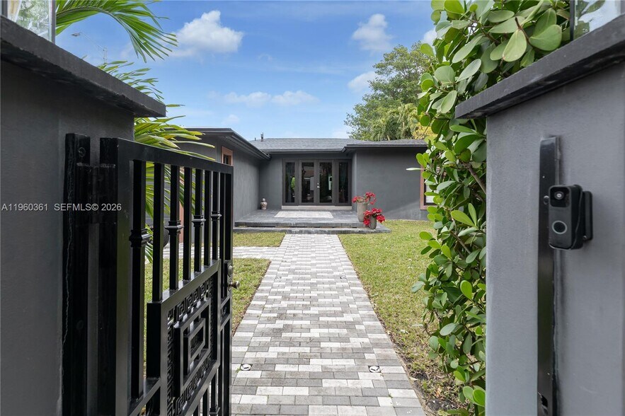 Building Photo - 63 SW 31st Rd