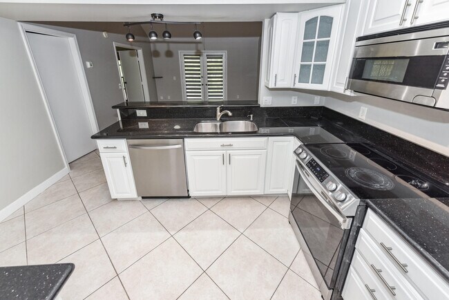 Building Photo - 10298 Hidden Springs Ct