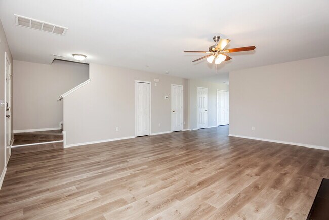 Building Photo - 8126 Rosberg Ln