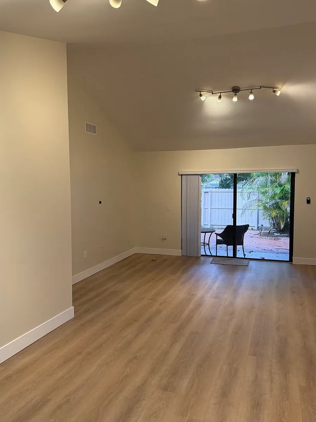 Building Photo - 4670 SW 143rd Ave