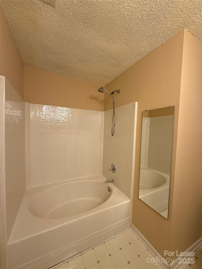 Building Photo - 1515 Sylvia Ct