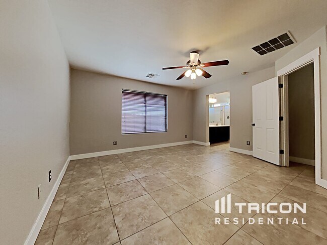 Building Photo - 32763 N Quarry Hills Dr