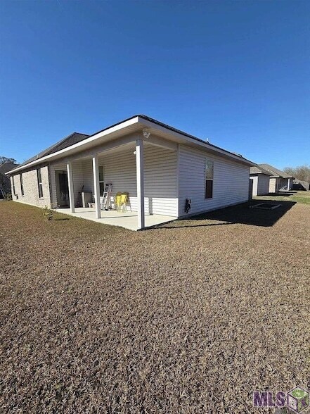 Building Photo - 7211 Kenilworth Crossing Ave