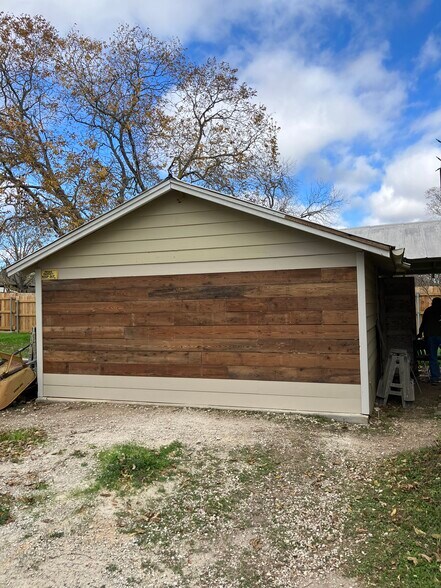 Building Photo - 602 3rd St