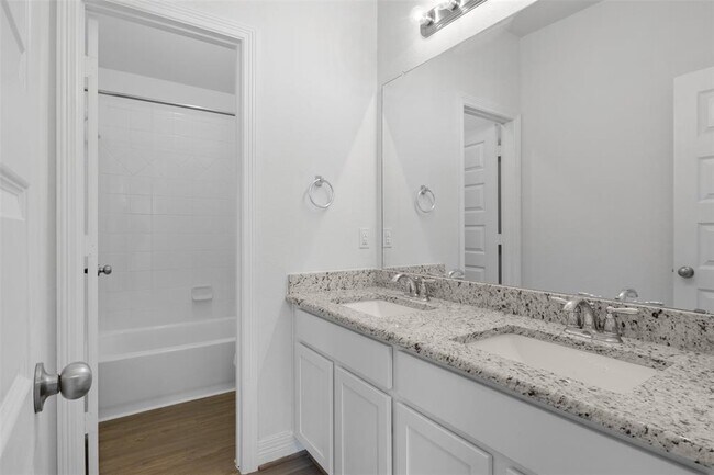 Building Photo - 3307 Avary River Ln