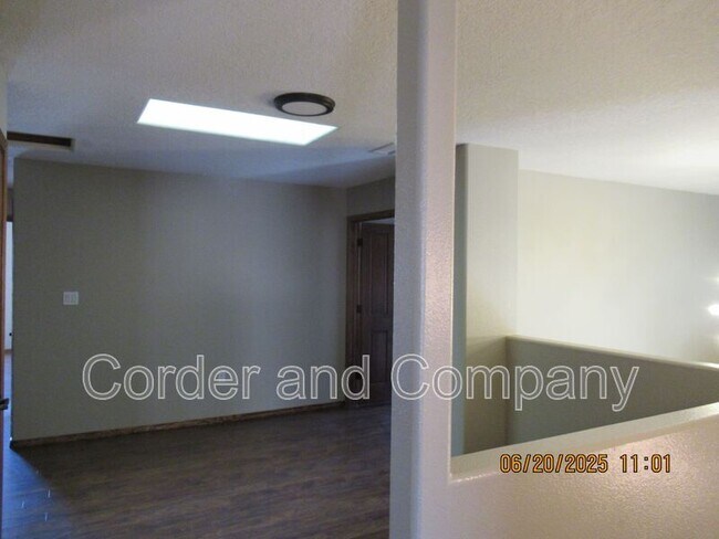 Building Photo - 819 Tumulus Dr NW