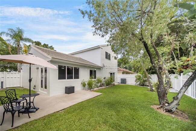 Building Photo - 9536 NW 9th Ct