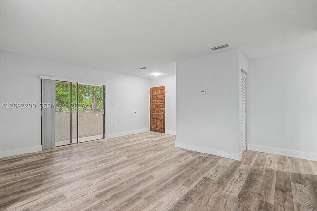 Building Photo - 6206 SW 136th Ct