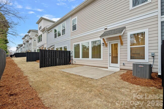 Building Photo - 8054 Houser St