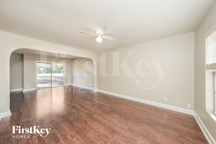 Building Photo - 5227 Adams Rd