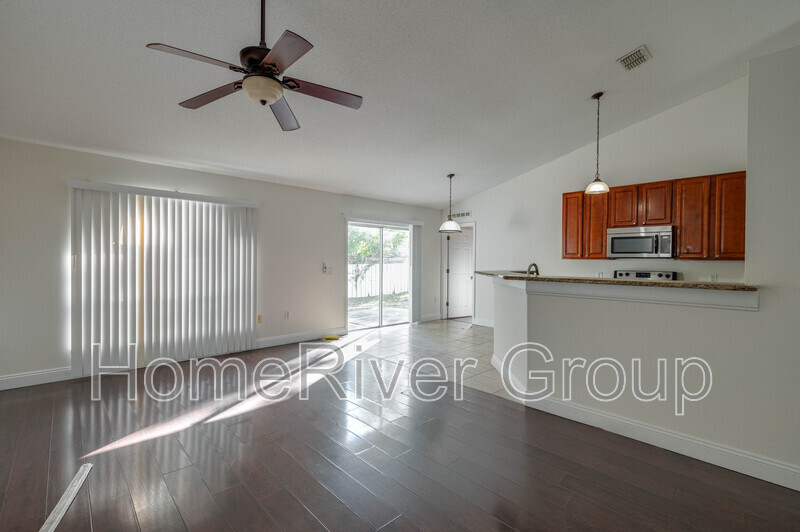 Building Photo - 718 Swan Way