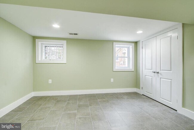 Building Photo - 4008 12th St NE