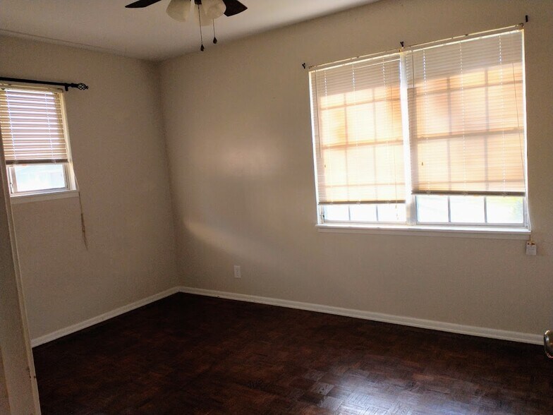 GUEST RM 2 - 2529 HAMPTON LANE
