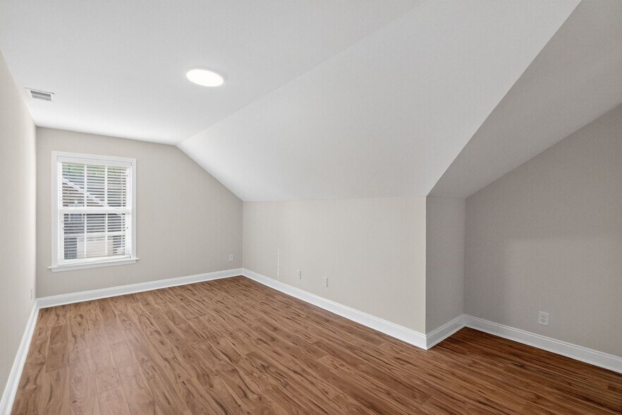 Building Photo - 124 Quality Dr