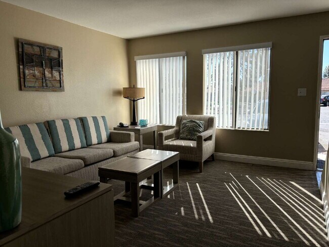 Building Photo - 2-Story, 2-Bedroom Condo Available for Rent
