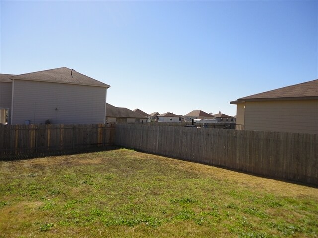 Building Photo - 115 Karrie Dr