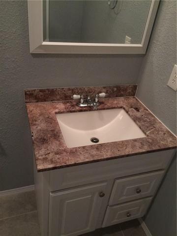 Building Photo - 600 Pacific St E