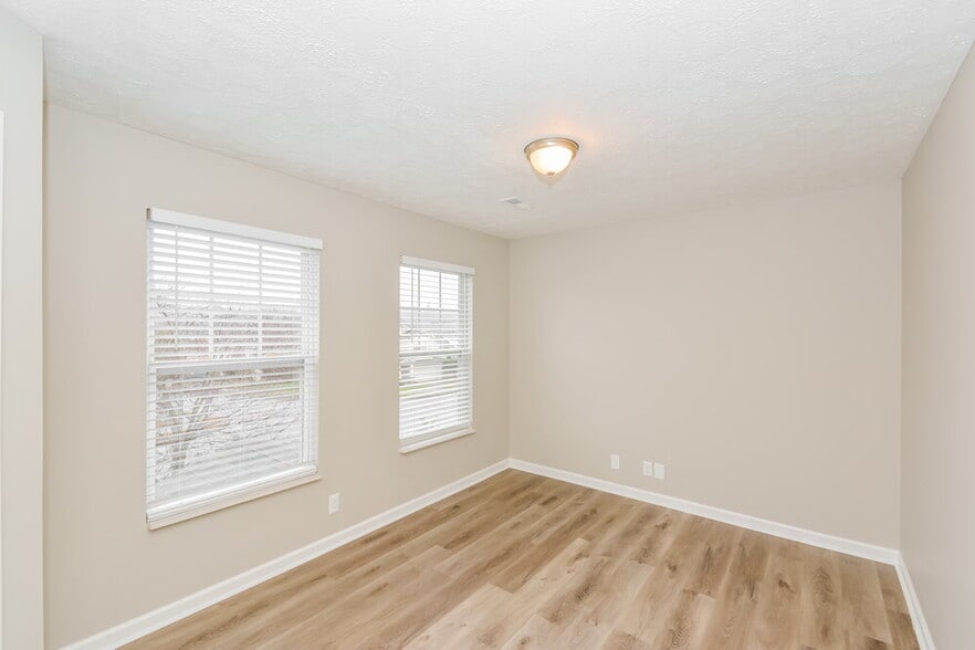 Building Photo - 3612 Crossbrooke Dr