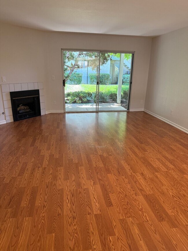 Building Photo - SPACIOUS 1 BEDROOM, 1.5 BATHROOM TOWNHOME IN SAN JOSE. MUST SEE!!!