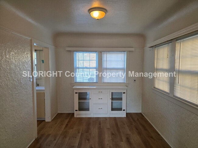 Building Photo - AVAILABLE NOW - Charming Home with Garage in Santa Maria - 2 Bed / 1 Bath