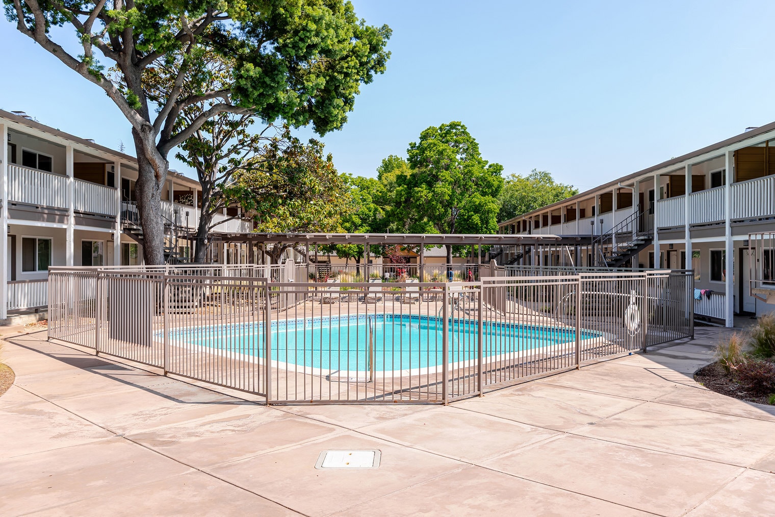 Building Photo - 910 Rockefeller Dr