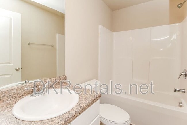 Building Photo - 245 Orchard Dr