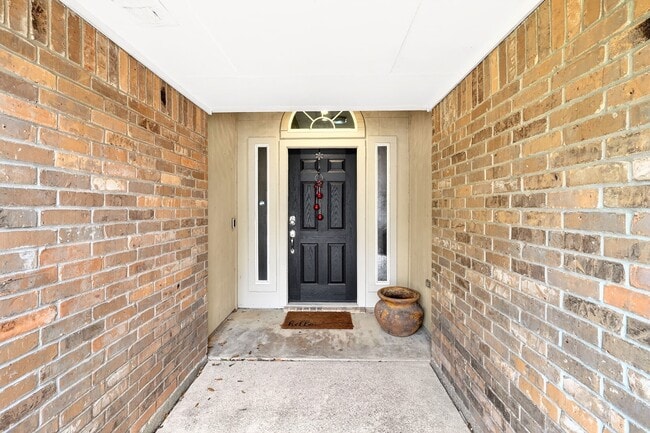 Building Photo - 2230 Howell Ave