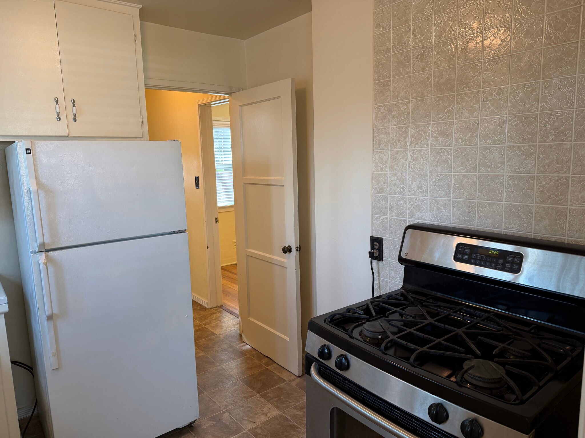 Building Photo - 248 Glover Ave