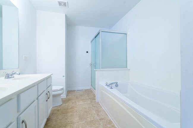 Building Photo - 261 Springbrook Trail S