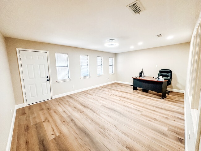 Building Photo - 5712 73rd St