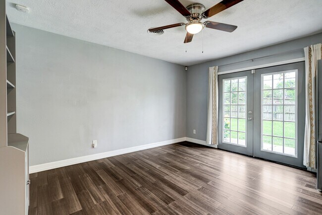 Building Photo - 7011 Neff St