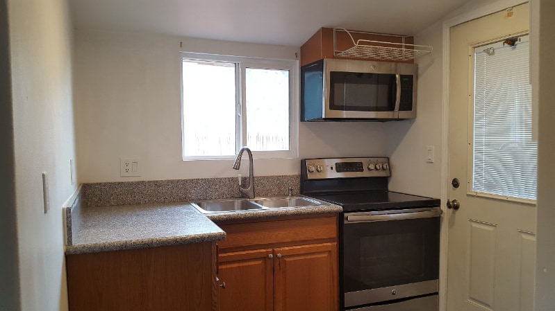 Building Photo - 776 Melody Ln