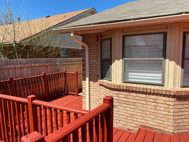 Building Photo - 2312 Shadowlake Dr
