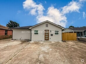 Building Photo - 8142 Howard Dr
