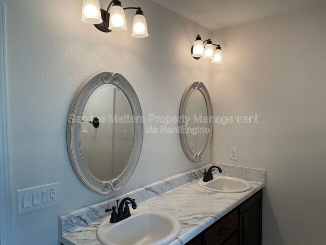 Building Photo - 4978 Covenant Cir