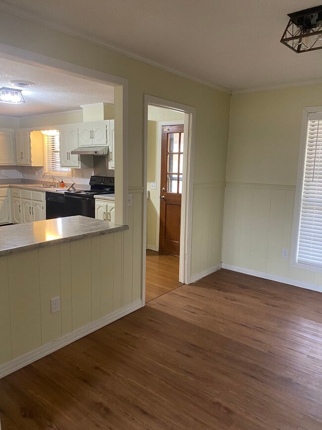 Building Photo - 400 Manchester St