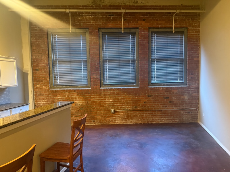 Building Photo - 200 Main St