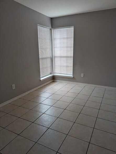 Building Photo - 1707 Tina Marie Rd