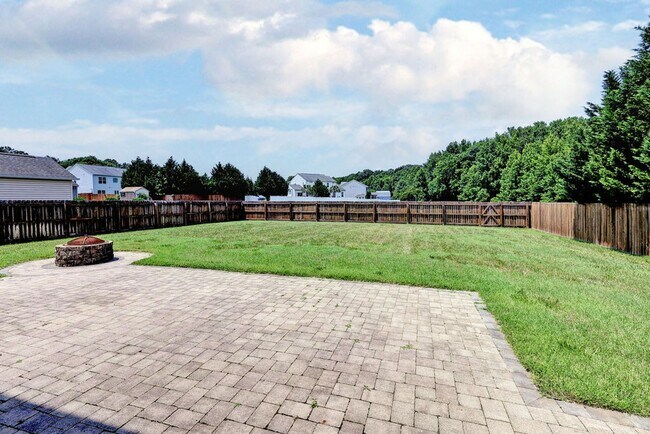 Building Photo - 4688 Yeardley Loop