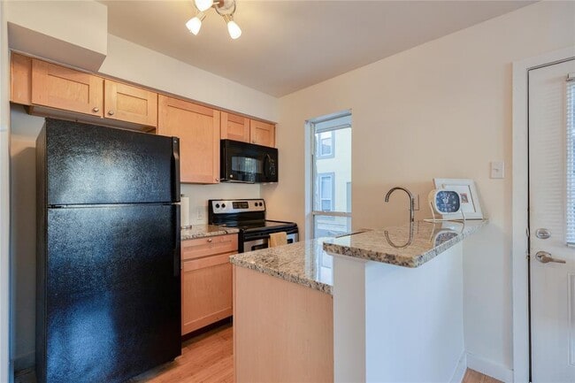 Building Photo - 2526 Durwood St