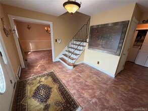 Building Photo - 30 Dumond Pl