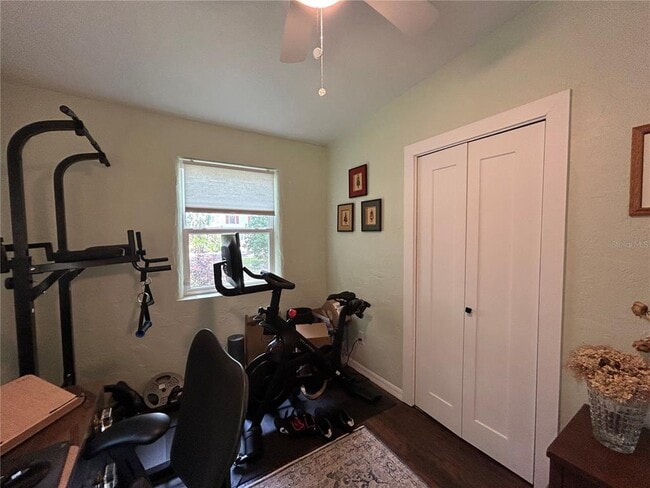 Building Photo - 816 NE 9th Ave