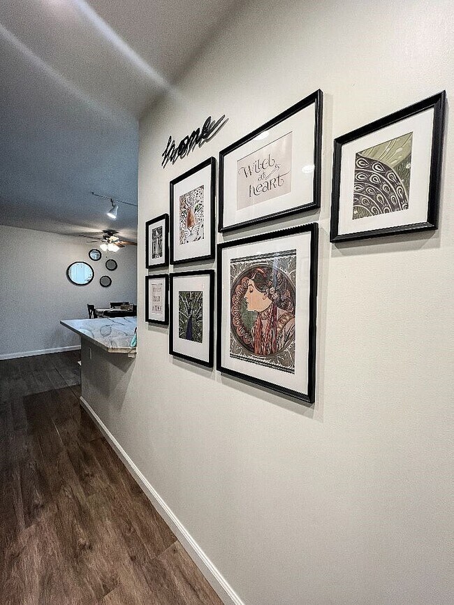 ENTRANCE - 1615 Hotel Cir S