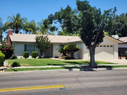 Primary Photo - 1666 E Sierra Ave