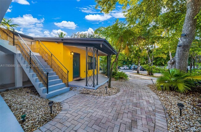 Building Photo - 312 NE 16th Terrace